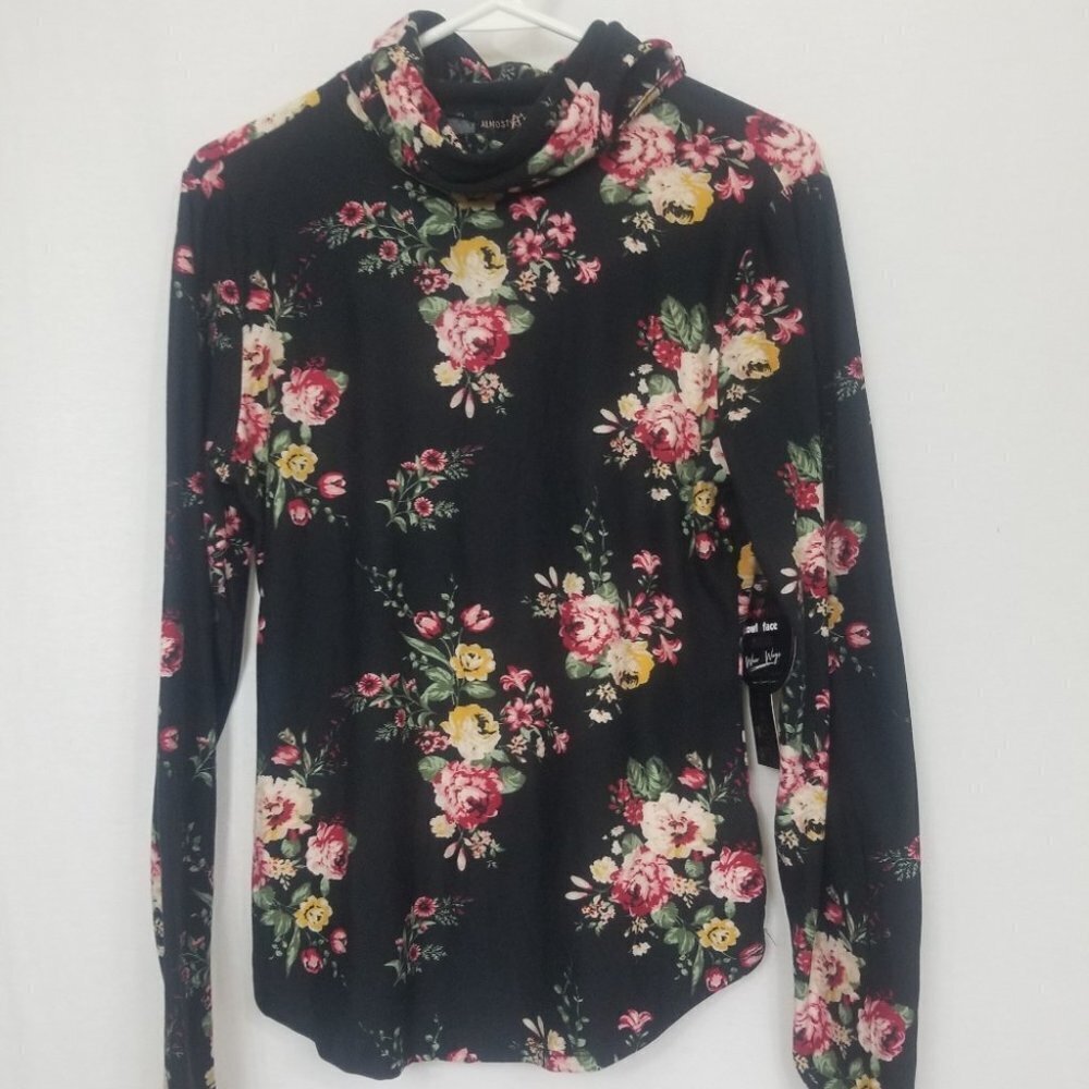 37. NWT Almost Famous convertible shirt